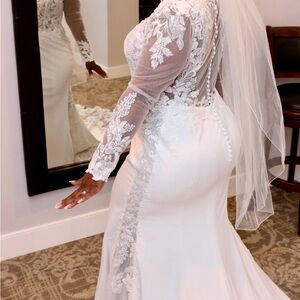 Used ivory wedding dress